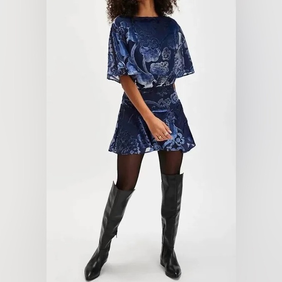 New without tag FREE PEOPLE MANUKA BURNOUT VELVET MINI DRESS. XS. $168 - Picture 8 of 17
